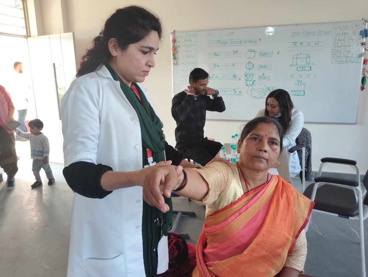 श्री महंत इन्दिरेश अस्पताल के निःशुल्क स्वास्थ्य शिविर का 2104 मरीजों ने उठाया लाभ